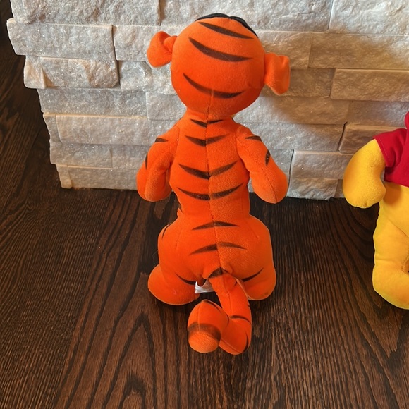 Winnie the Pooh and Tigger Set - Picture 3 of 5